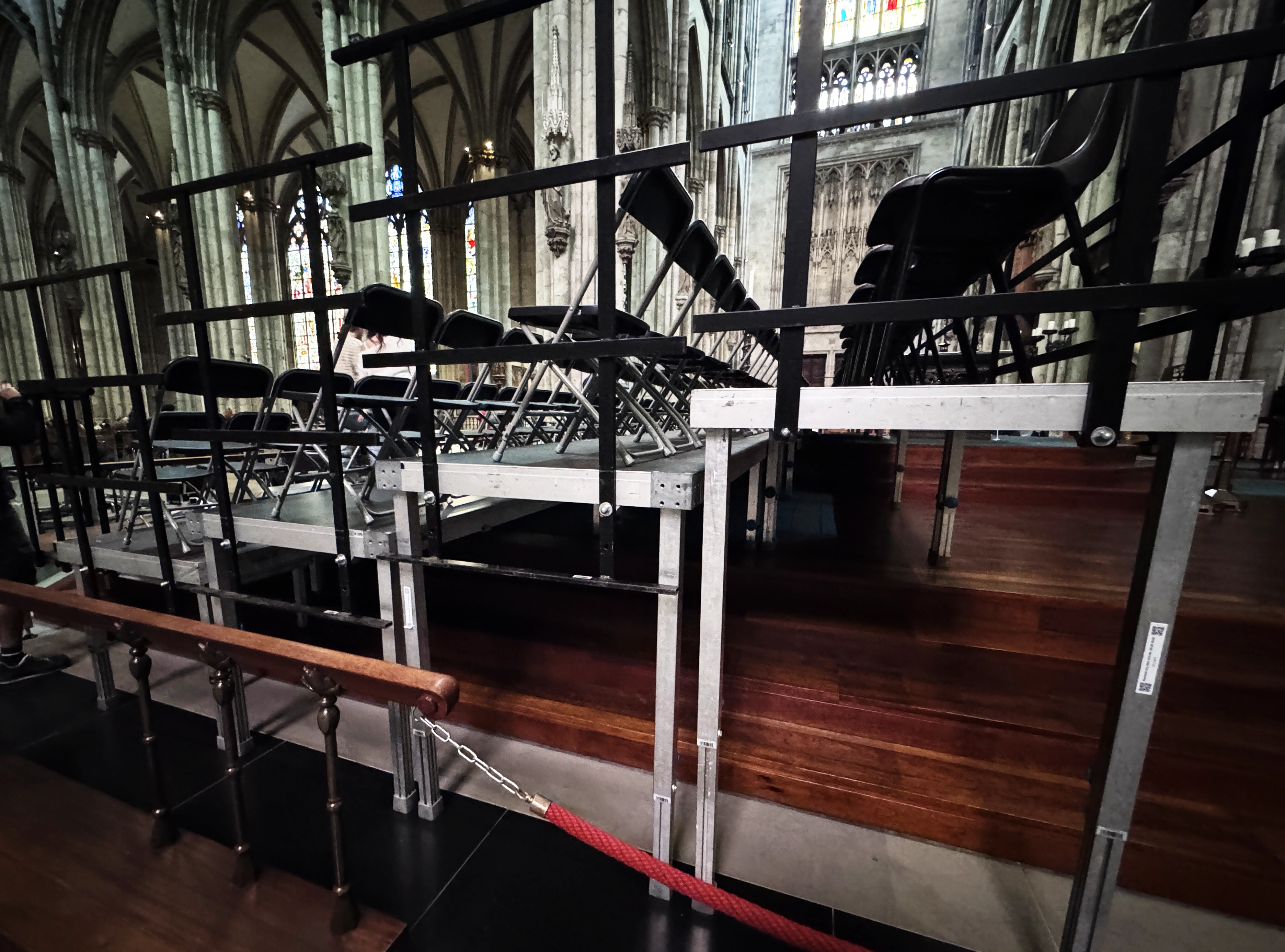 ald_stage_railing2